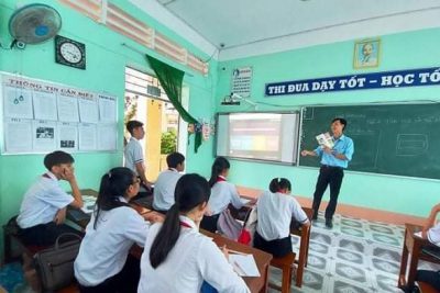 Thầy Trần Đình Duy, với giải pháp giúp học sinh sử dụng tốt phần mềm powerpoint để thuyết trình nâng cao hiệu quả học tập