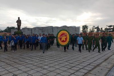 THAM GIA  CHƯƠNG TRÌNH VỀ NGUỒN CHÀO MỪNG KỶ NIỆM 80 NĂM NGÀY THÀNH LẬP QUÂN ĐỘI NHÂN DÂN VIỆT NAM (22/12/1944 – 22/12/2024) VÀ 35 NĂM NGÀY HỘI QUỐC PHÒNG TOÀN DÂN (22/12/1989 – 22/12/2024).