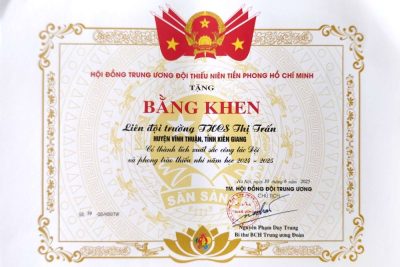 LIÊN ĐỘI NHẬN BẰNG KHEN CỦA HỘI ĐỒNG ĐỘI TRUNG ƯƠNG NĂM HỌC 2024-2025