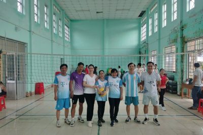 TRƯỜNG THCS VĨNH PHONG 1 TỔ CHỨC GIẢI BÓNG CHUYỀN HƠI CHÀO MỪNG NGÀY NHÀ GIÁO VIỆT NAM 20/11