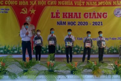Quyết đinh tặng Giấy khen năm học 2019-2020 của UBND huyện Vĩnh Thuận